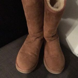 Tan tall female uggs size 10 / good condition